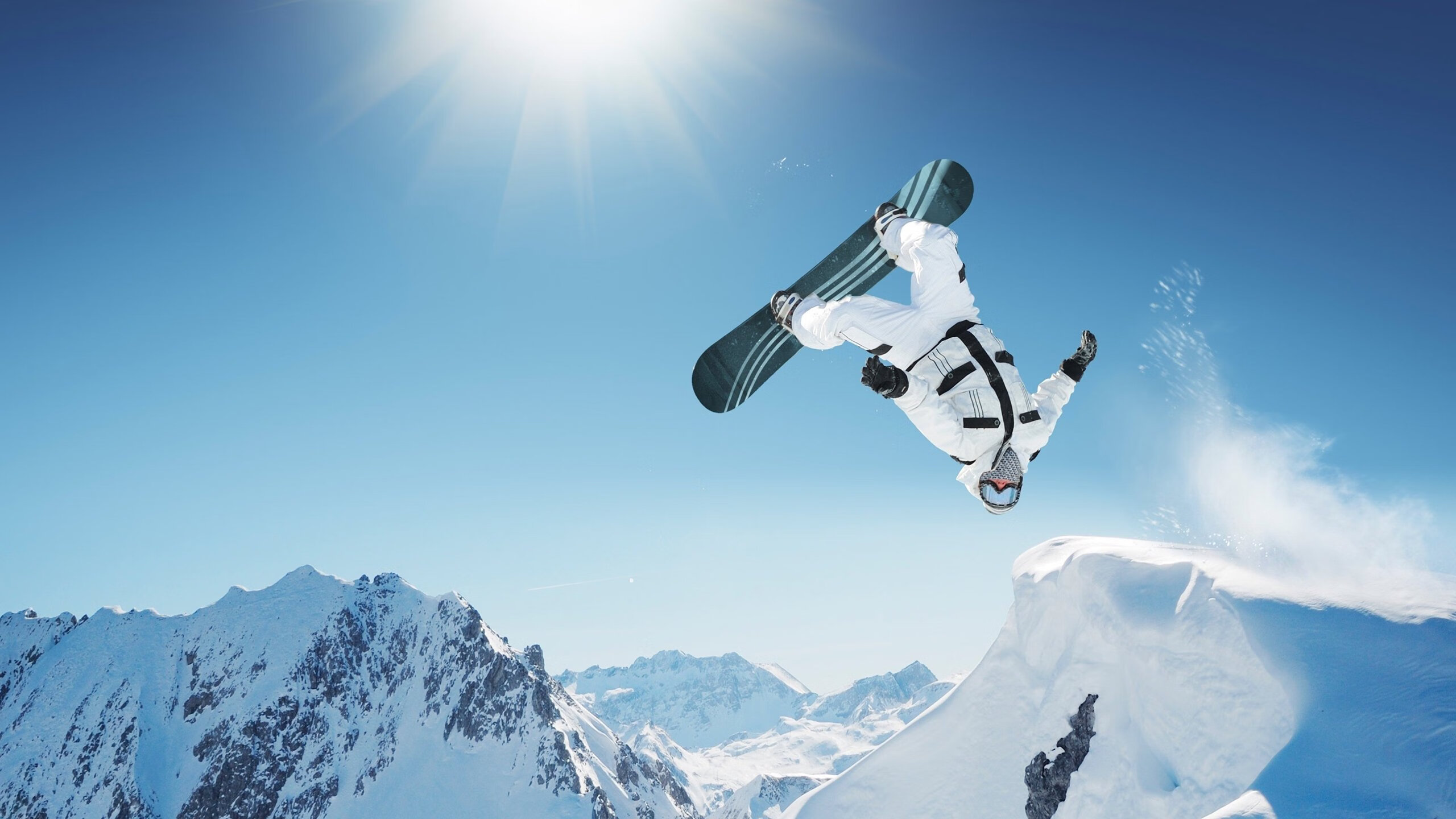 格林伍德凭借出色的防守反击和快速转守为攻，帮助袋鼠队逆转局势